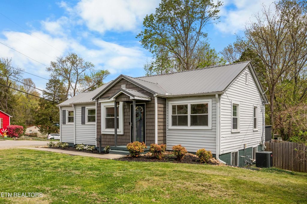 Photo of 500 Stone Rd, Knoxville, TN 37920 (MLS # 1335460)