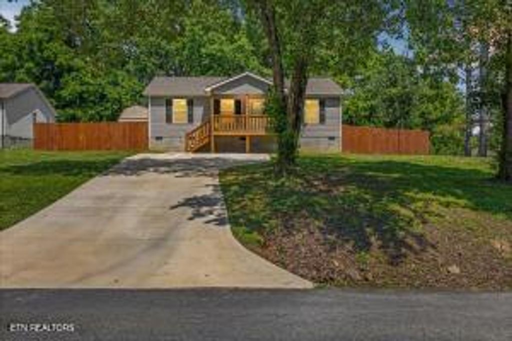 Photo of 311 N Iowa Ave, Etowah, TN 37331 (MLS # 1344377)