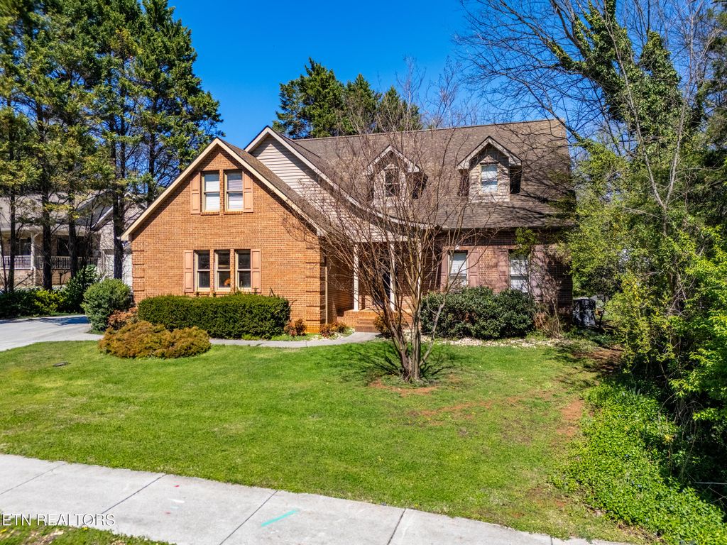 Photo of 846 Somerset Drive, Maryville, TN 37803 (MLS # 1334151)