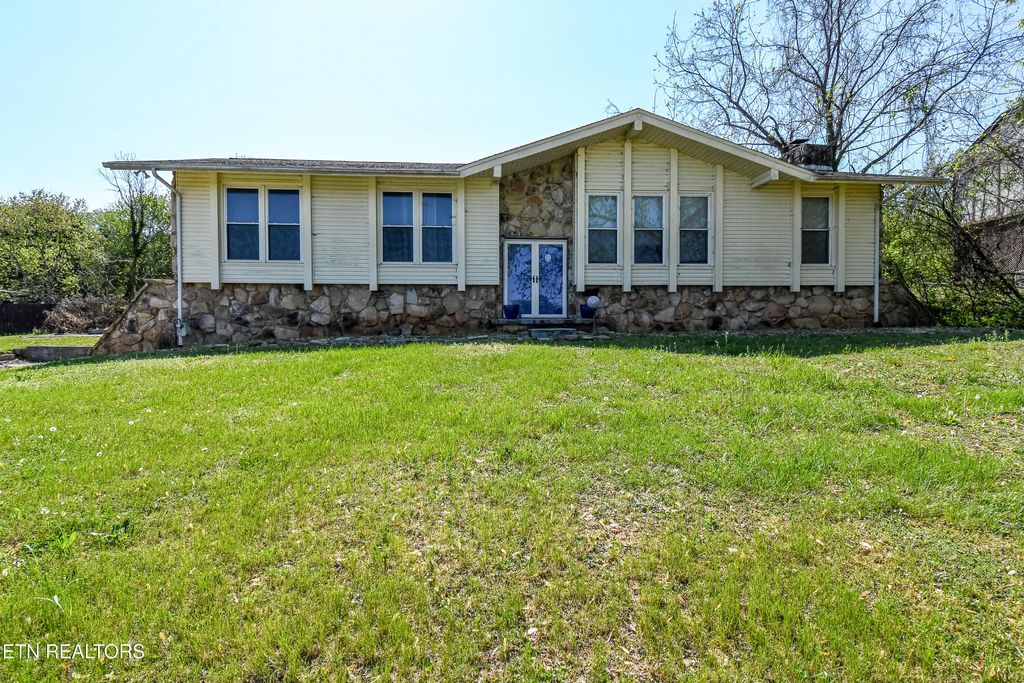 Photo of 1253 Topside Rd, Louisville, TN 37777 (MLS # 1336296)