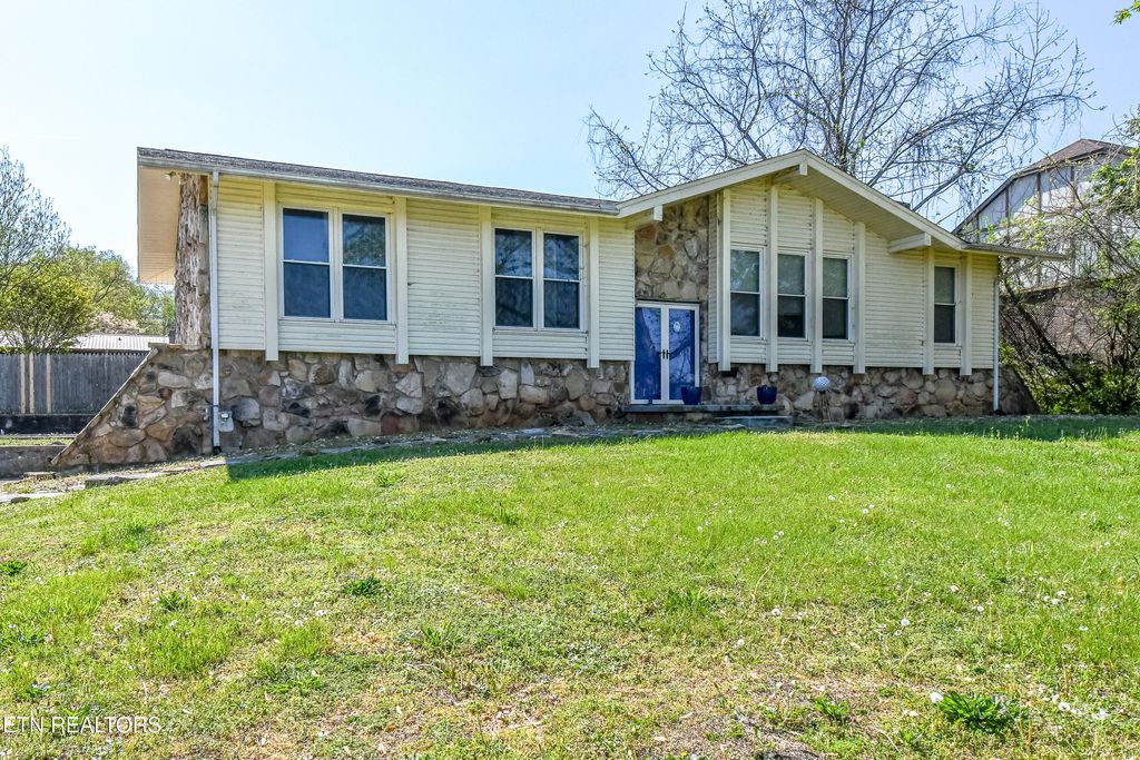 Photo of 1253 Topside Rd, Louisville, TN 37777 (MLS # 1336296)