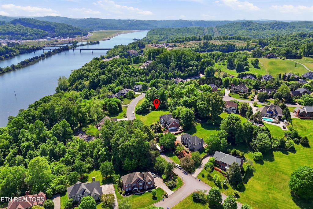 Photo of 42 Riverside Drive, Oak Ridge, TN 37830 (MLS # 1338174)