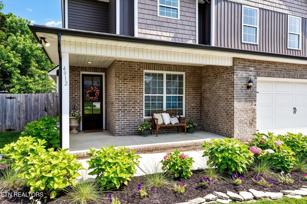 Photo of 4912 Creek Bank Drive, Knoxville, TN 37920 (MLS # 1335136)