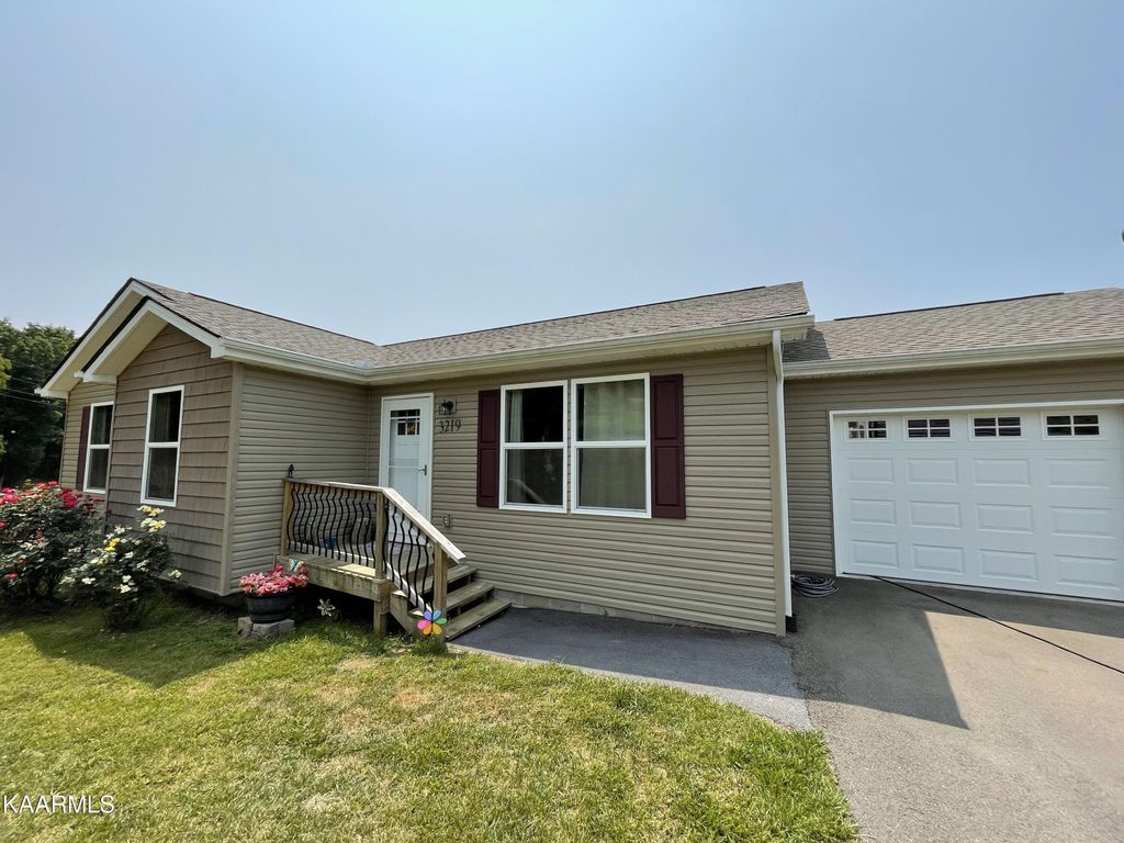 Photo of 3219 Smith Street St, White Pine, TN 37890 (MLS # 1228261)