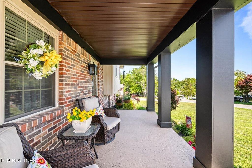 Photo of 304 Dogwood Lane, Jacksboro, TN 37757 (MLS # 1339597)