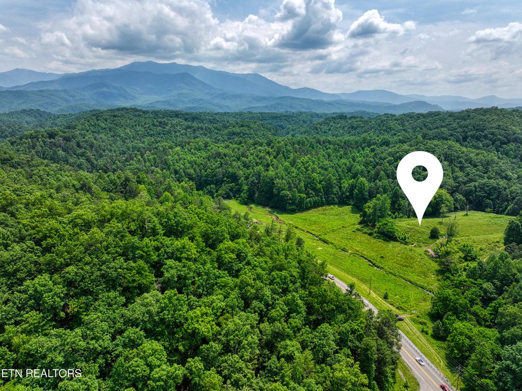 Photo of 1 Birds Creek Rd, Gatlinburg, TN 37738 (MLS # 1329912)