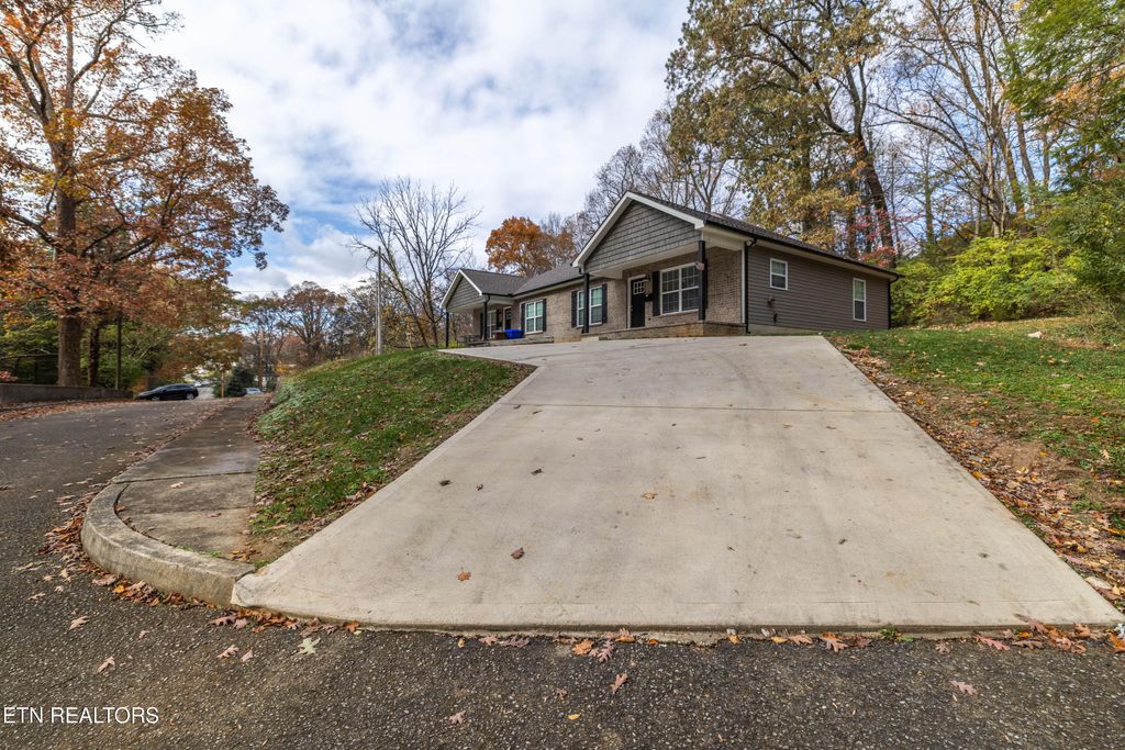 Photo of 157 Wade Lane #157, Oak Ridge, TN 37830 (MLS # 1322834)