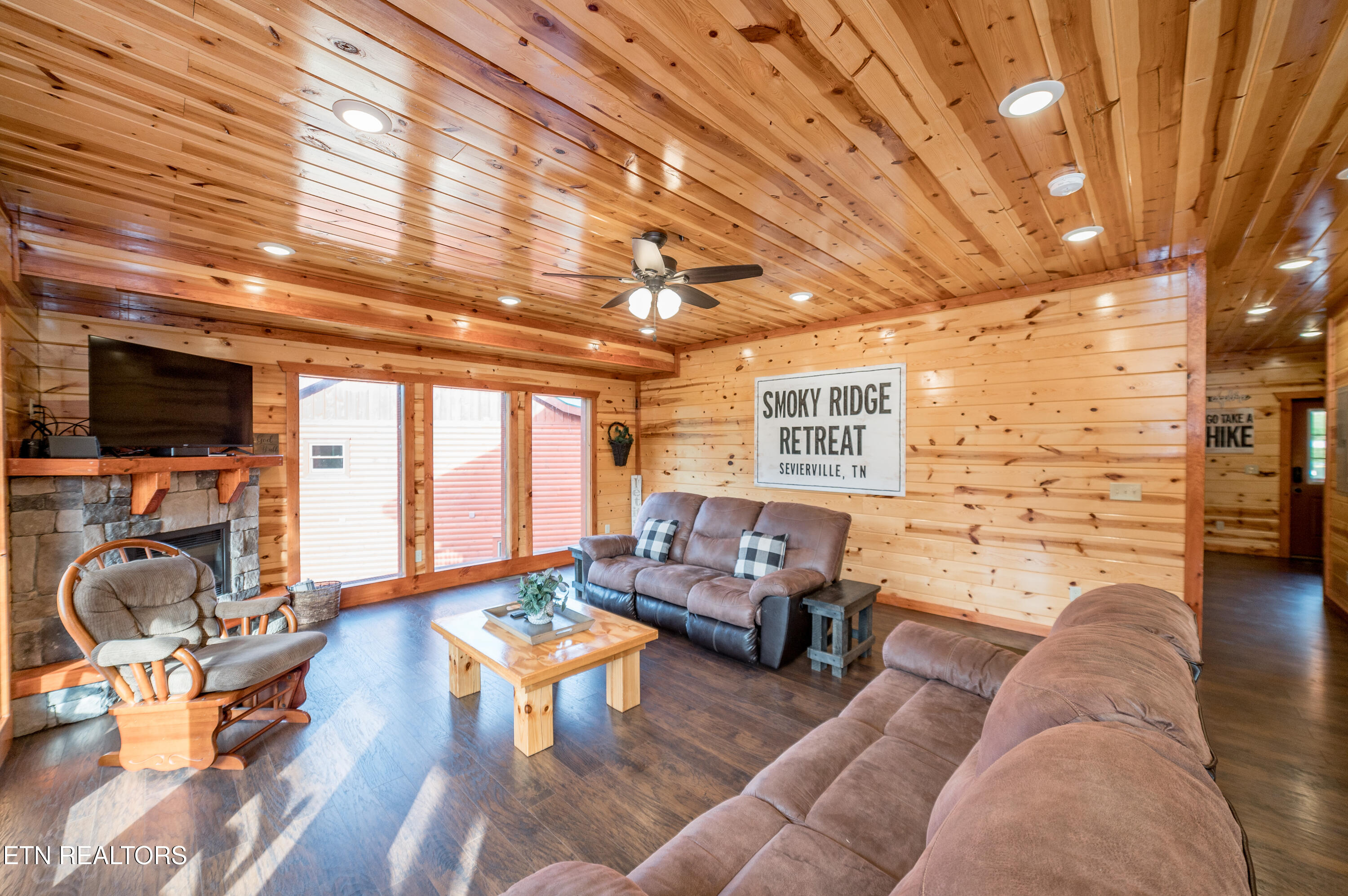 3328 Smoky Ridge Way