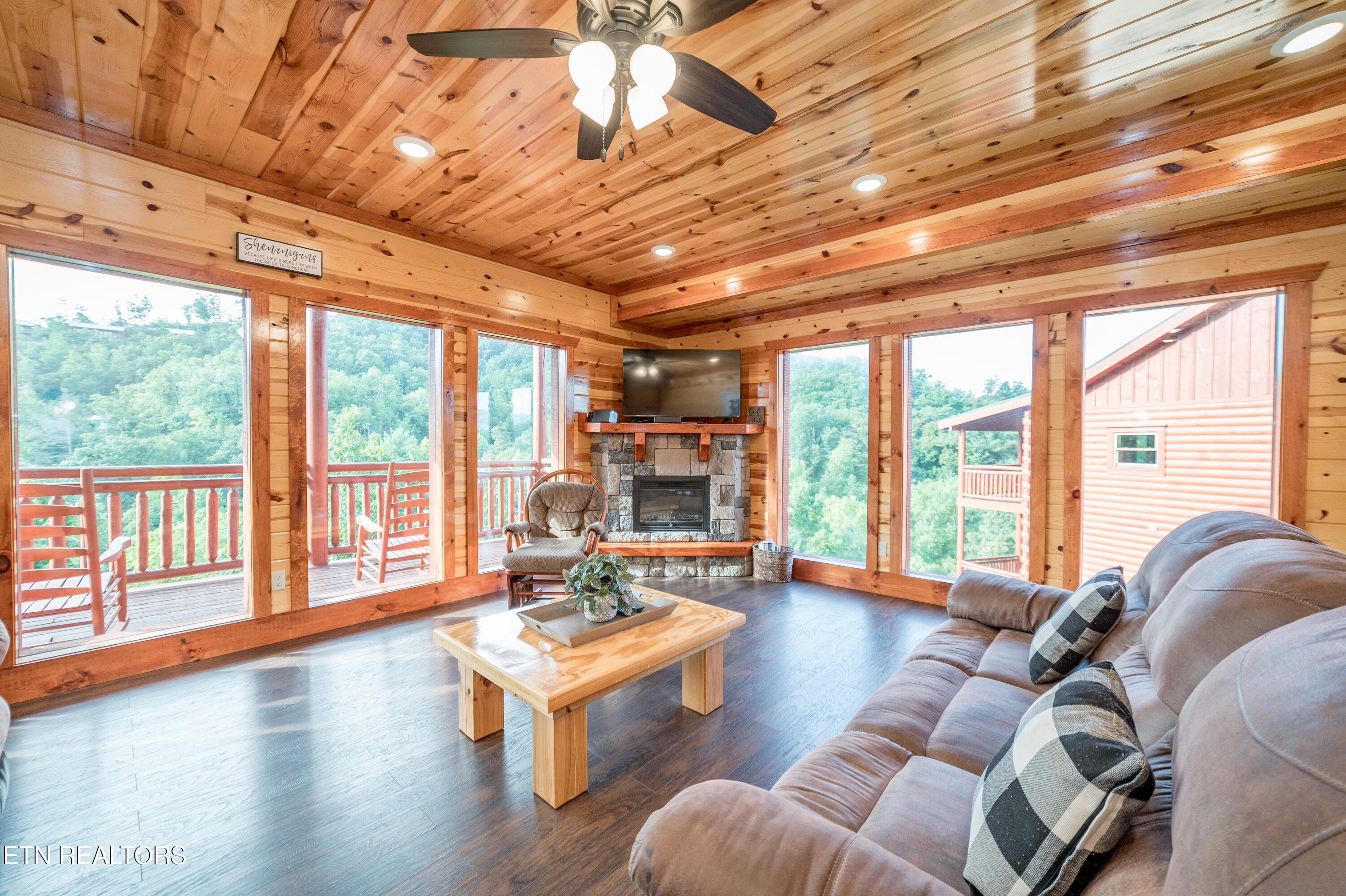 3328 Smoky Ridge Way