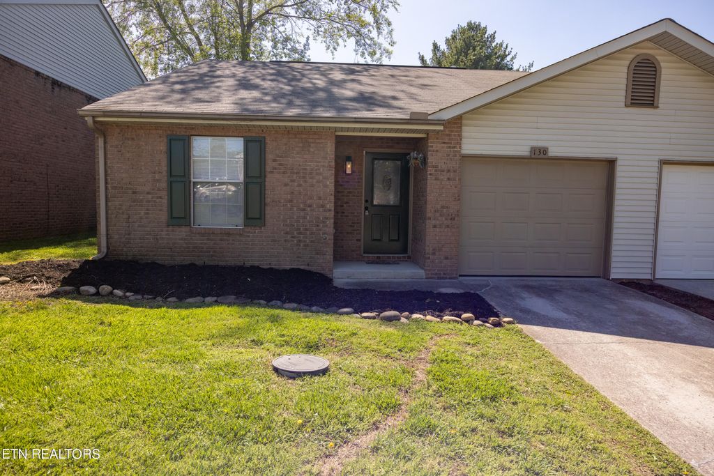 Photo of 130 Hawthorne Oaks Way, Powell, TN 37849 (MLS # 1336584)