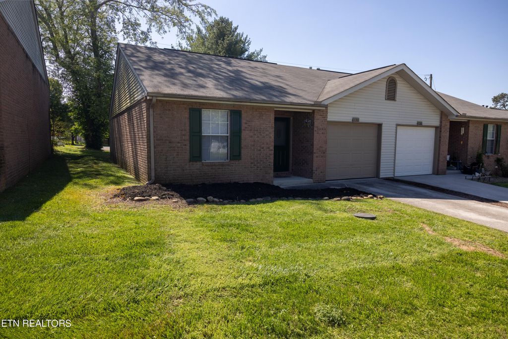 Photo of 130 Hawthorne Oaks Way, Powell, TN 37849 (MLS # 1336584)