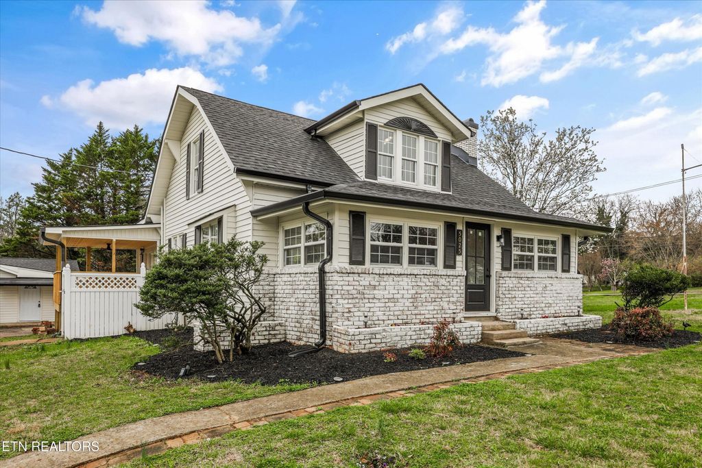 Photo of 5025 Inskip Rd, Knoxville, TN 37912 (MLS # 1332702)