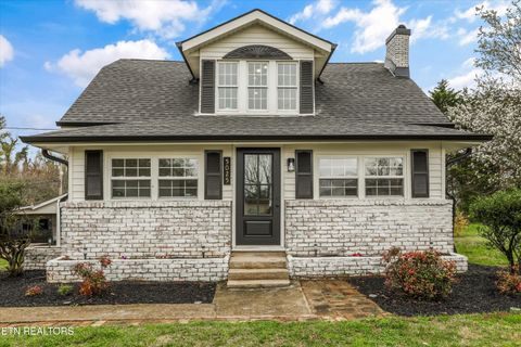 Photo of 5025 Inskip Rd, Knoxville, TN 37912 (MLS # 1332702)