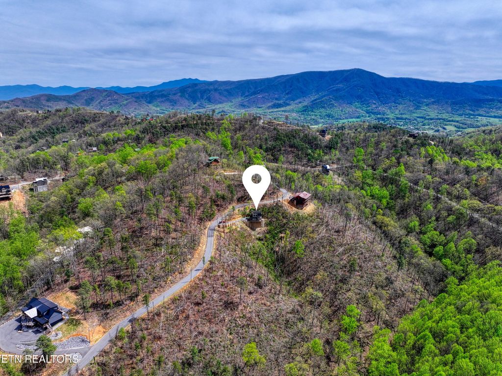 Photo of 3322 Sugar Maple Loop Rd, Sevierville, TN 37862 (MLS # 1336329)