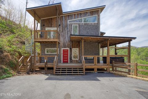 Photo of 3322 Sugar Maple Loop Rd, Sevierville, TN 37862 (MLS # 1336329)