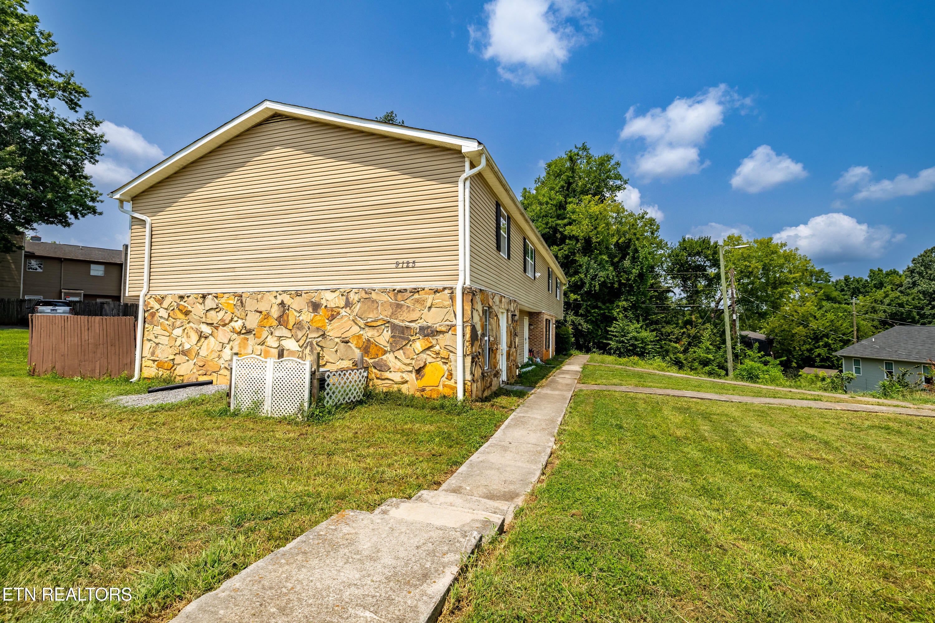 9125 NW Cedarpark Lane