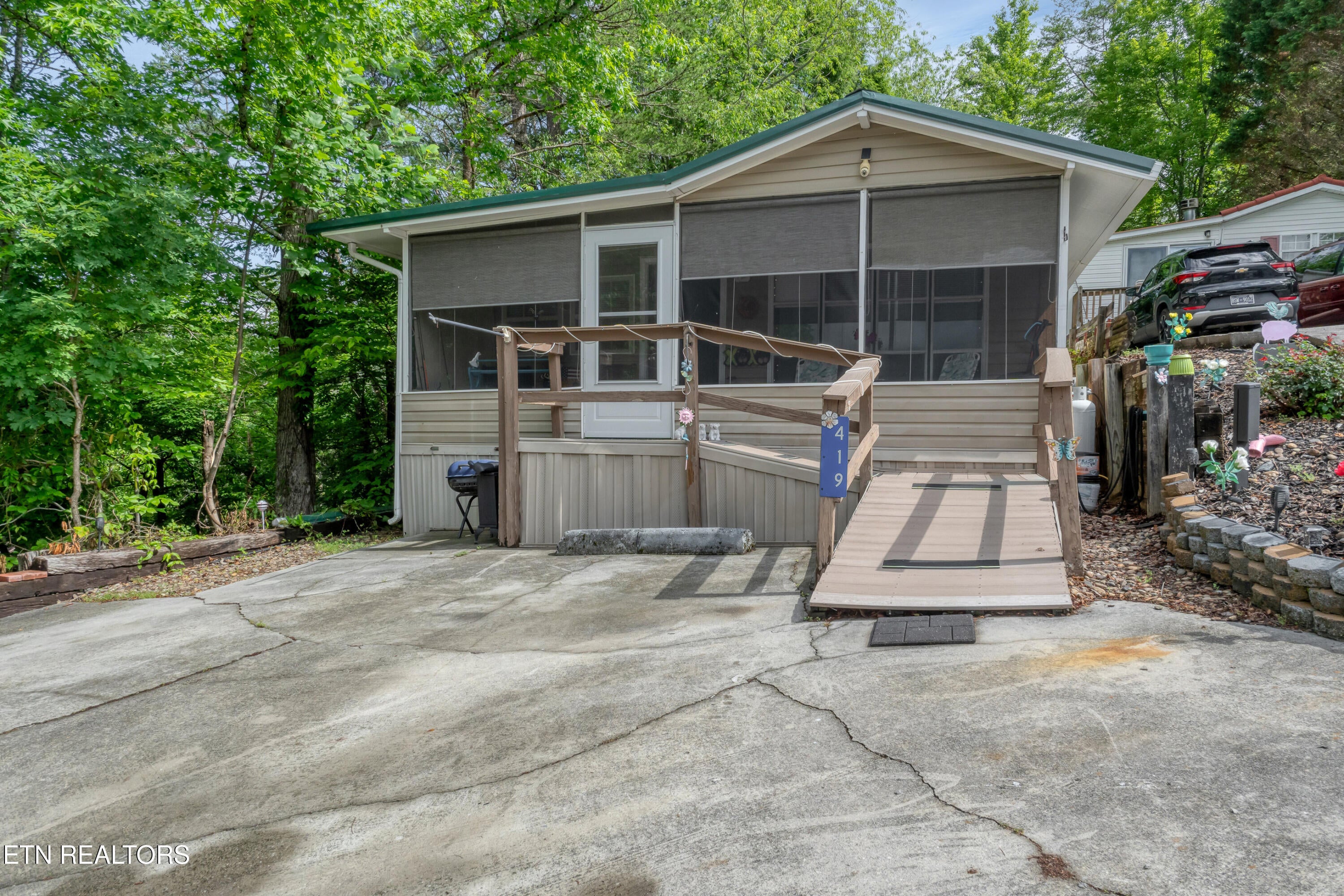 419 Mountain Thrush Drive