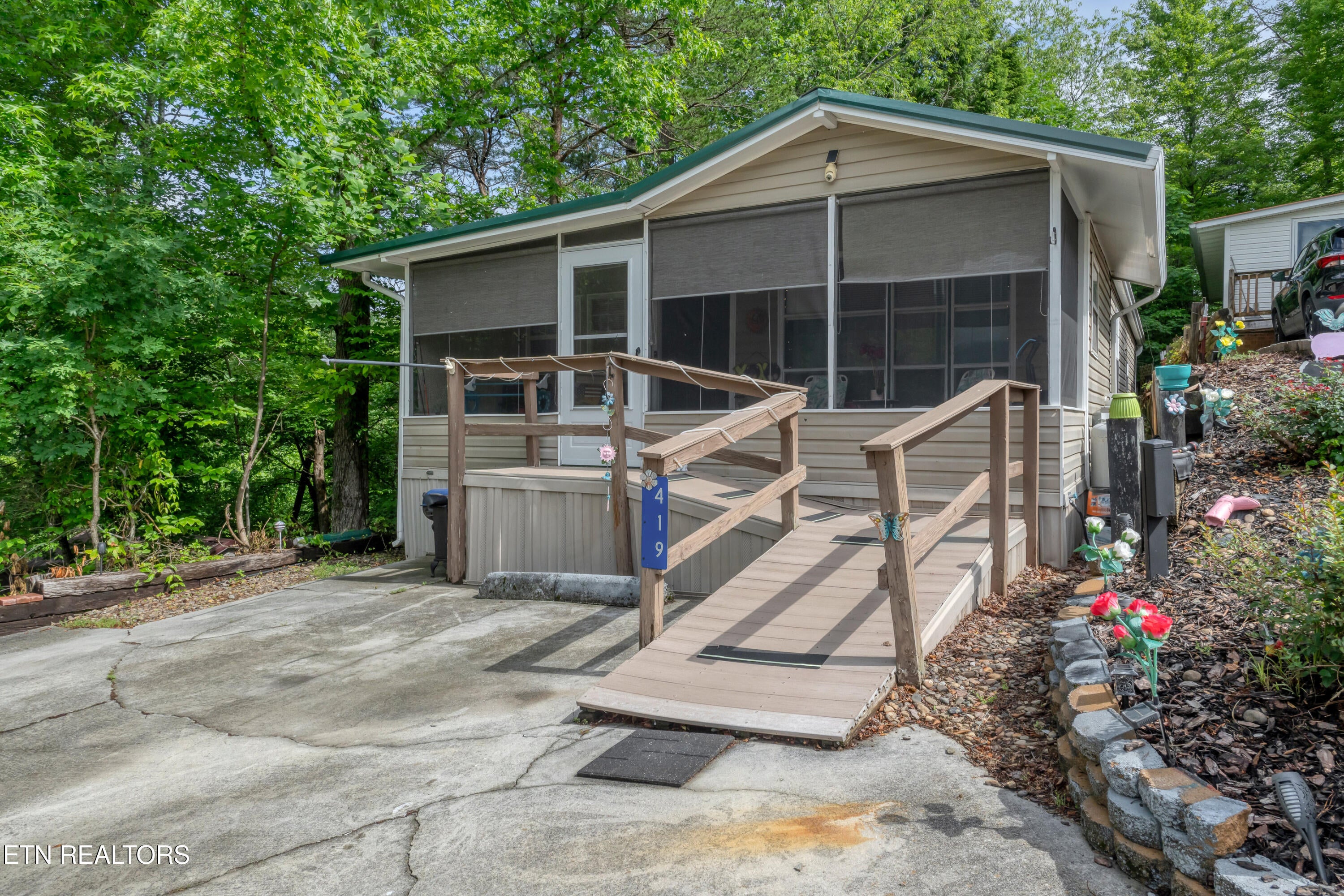 419 Mountain Thrush Drive