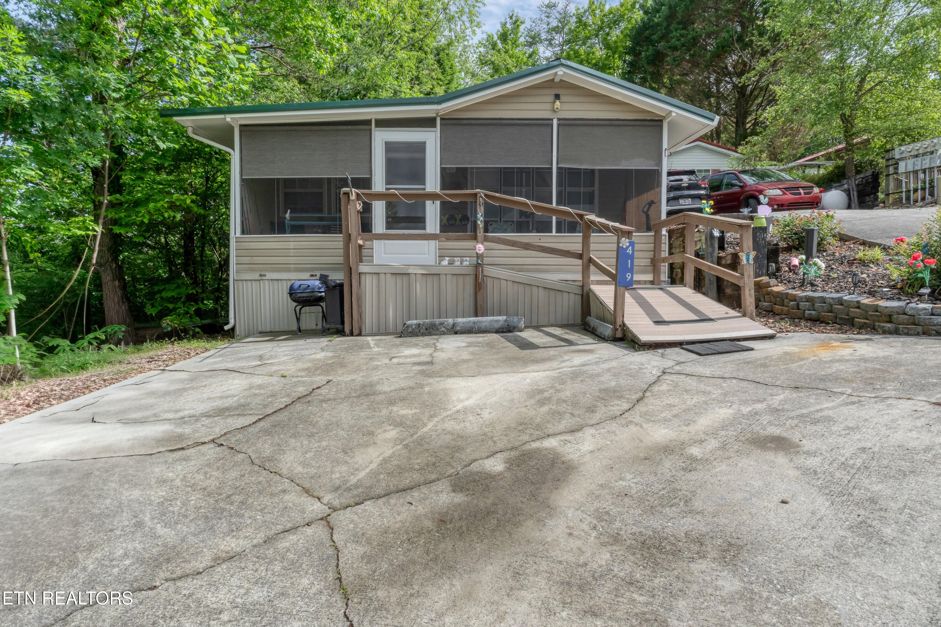 419 Mountain Thrush Drive