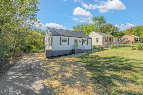 Photo of 1005 Wilder Place, Knoxville, TN 37915 (MLS # 1318934)