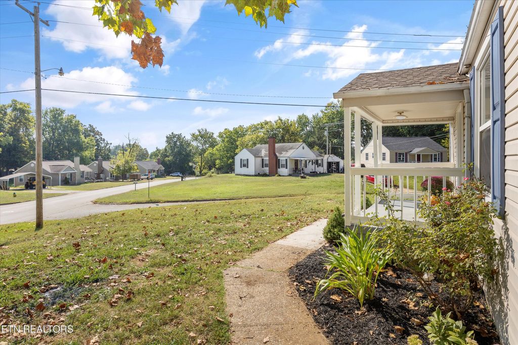 Photo of 1761 Dalton St, Alcoa, TN 37701 (MLS # 1316334)