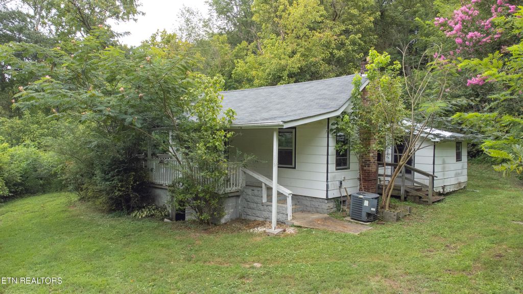 Photo of 295 Carroll Hollow Rd, Clinton, TN 37716 (MLS # 1311174)