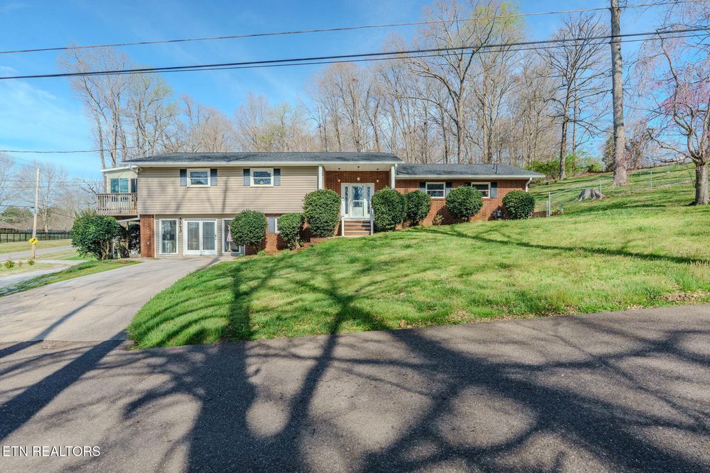 Photo of 3543 Ginn Farm Drive, Knoxville, TN 37920 (MLS # 1333879)