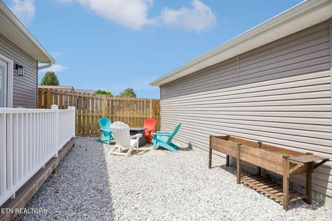 Tiny photo for 325 7Th St, Rocky Top, TN 37769 (MLS # 1337592)