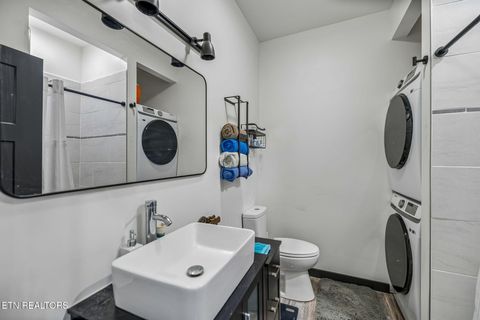 Tiny photo for 325 7Th St, Rocky Top, TN 37769 (MLS # 1337592)