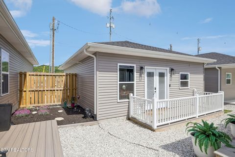 Photo of 325 7Th St, Rocky Top, TN 37769 (MLS # 1337592)