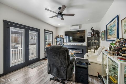 Tiny photo for 325 7Th St, Rocky Top, TN 37769 (MLS # 1337592)