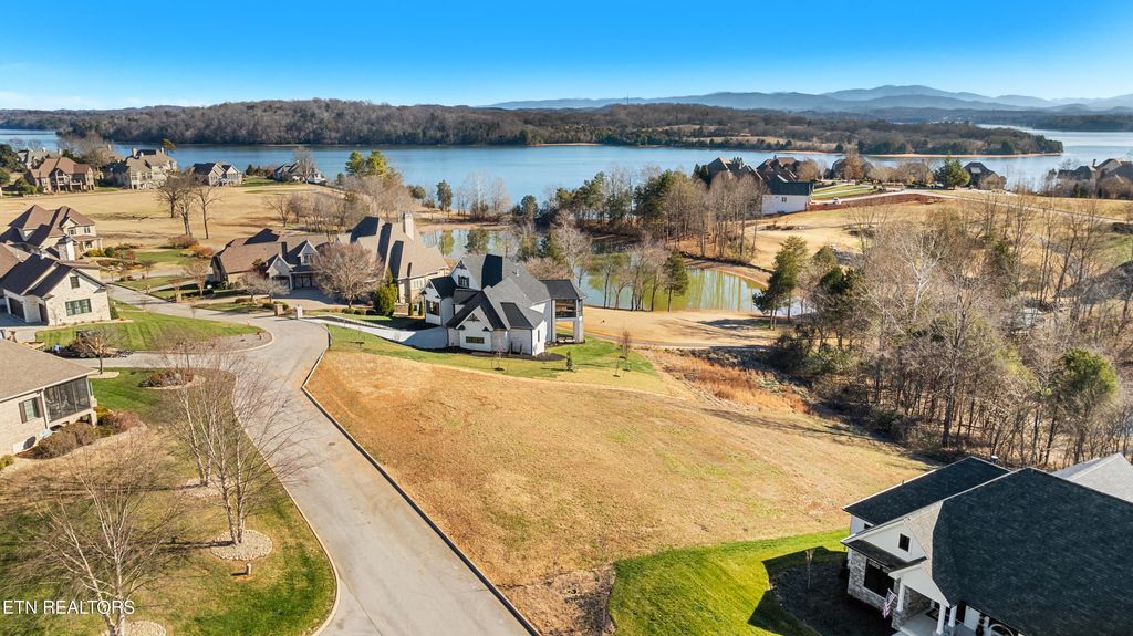 Photo of 116 Parkside Drive, Vonore, TN 37885 (MLS # 1324528)