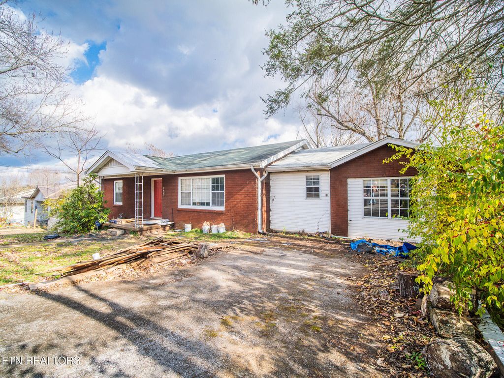 Photo of 120 Scenic Drive, Sevierville, TN 37862 (MLS # 1322403)