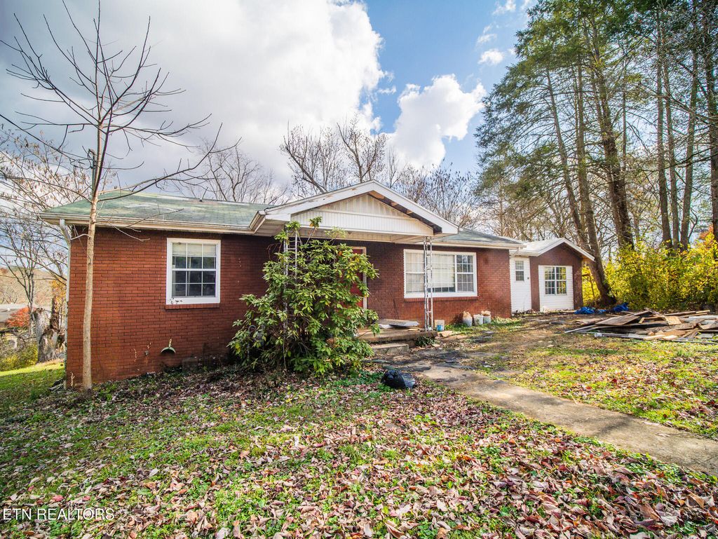 Photo of 120 Scenic Drive, Sevierville, TN 37862 (MLS # 1322403)