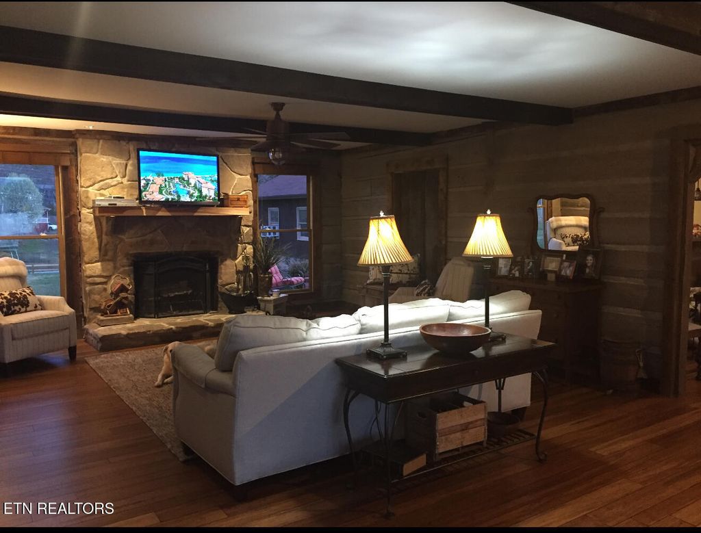 Photo of 147 Hillcrest Drive, Kingston, TN 37763 (MLS # 1291399)