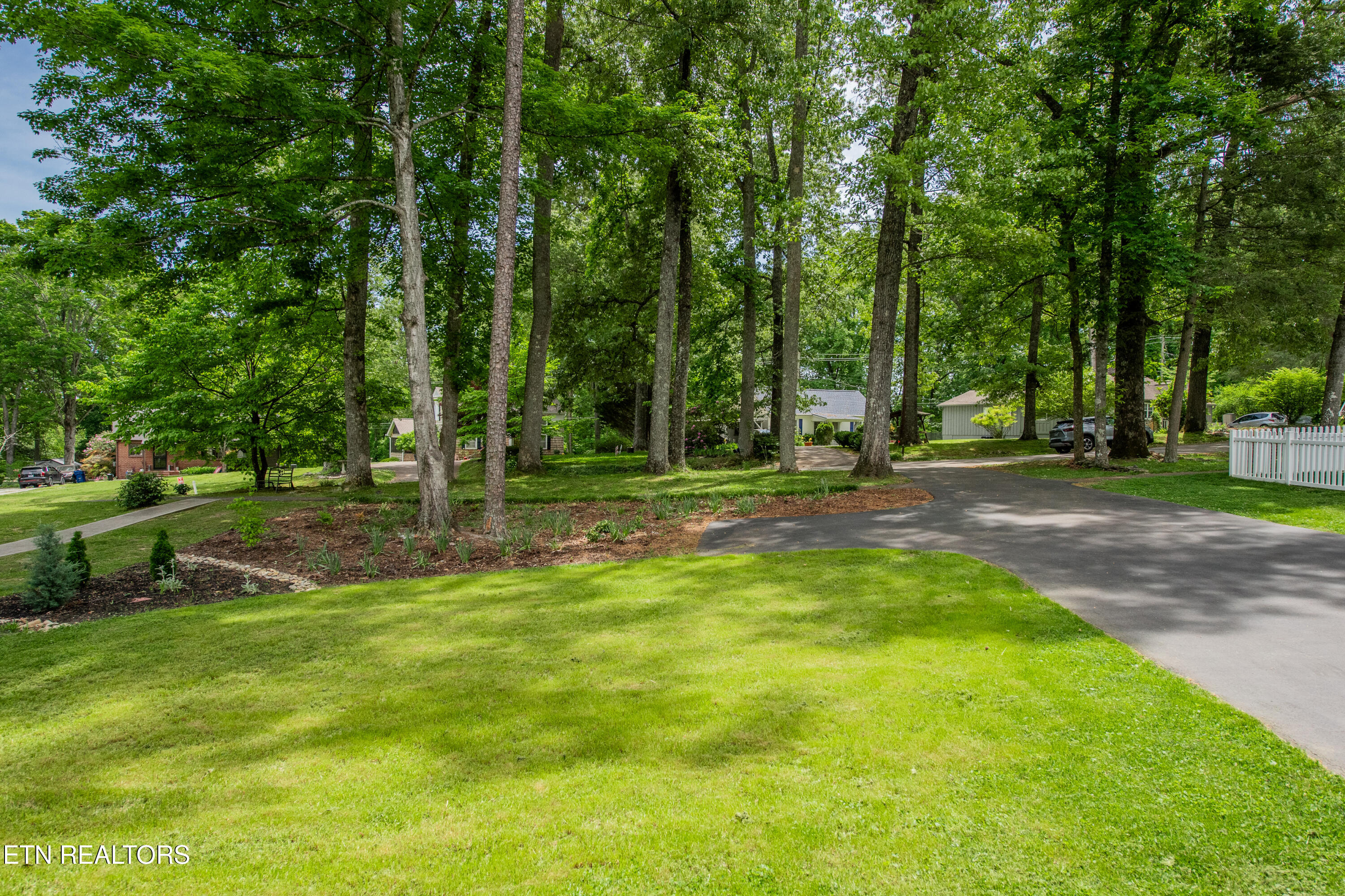 70 Pine Rd