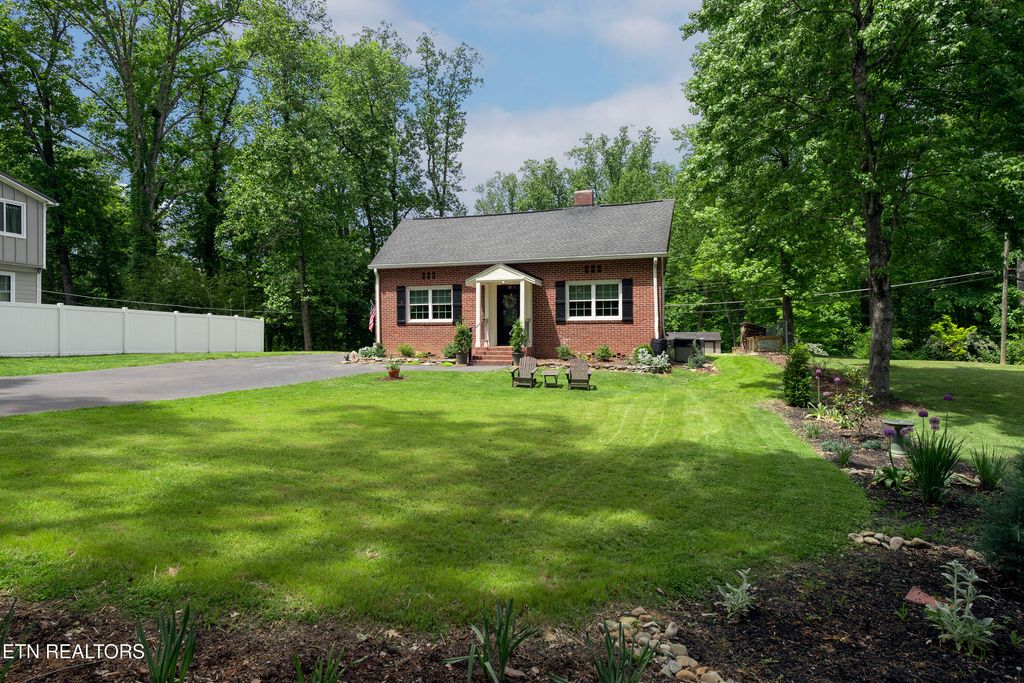 Photo of 70 Pine Rd, Norris, TN 37828 (MLS # 1338613)