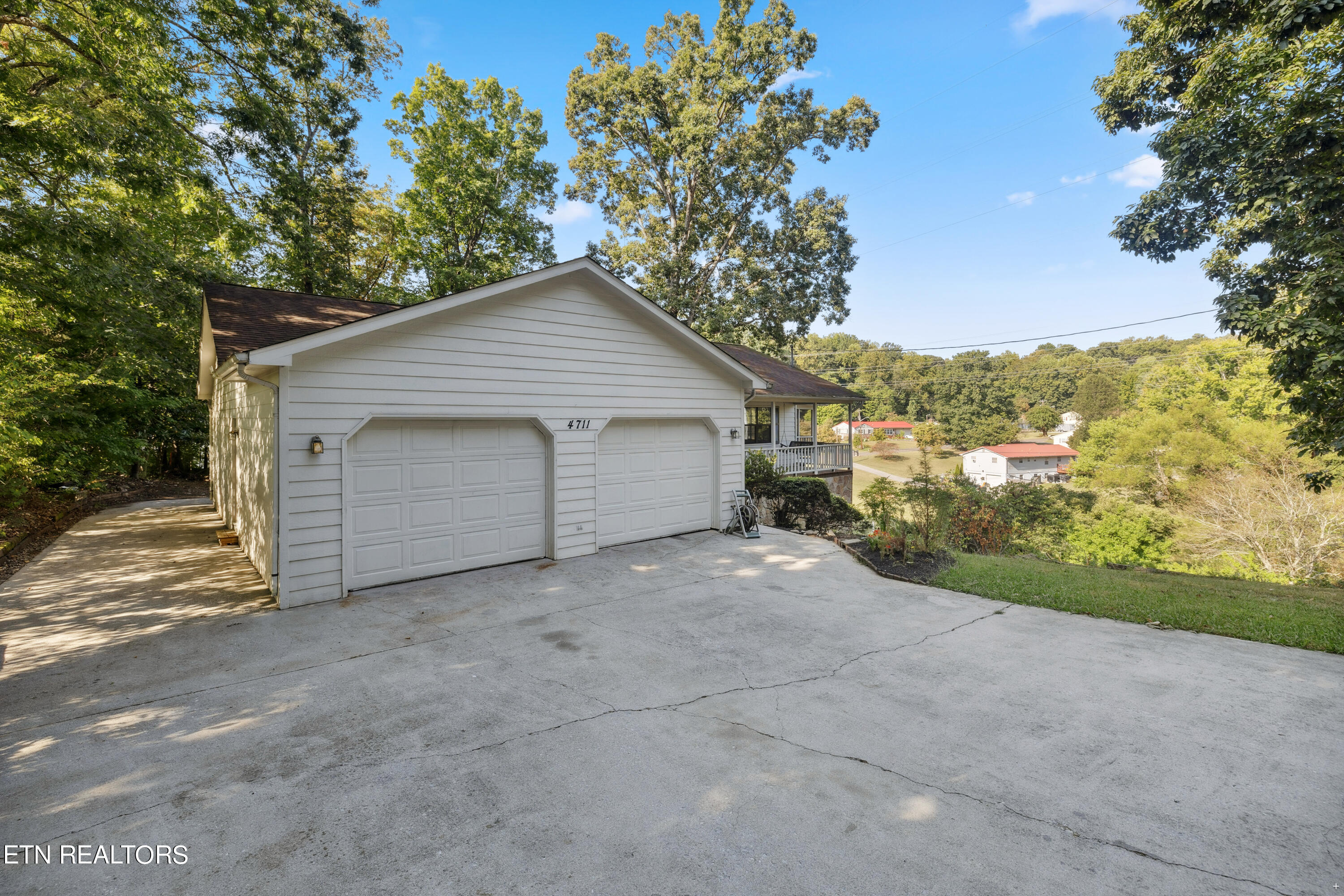 4711 Silverhill Drive