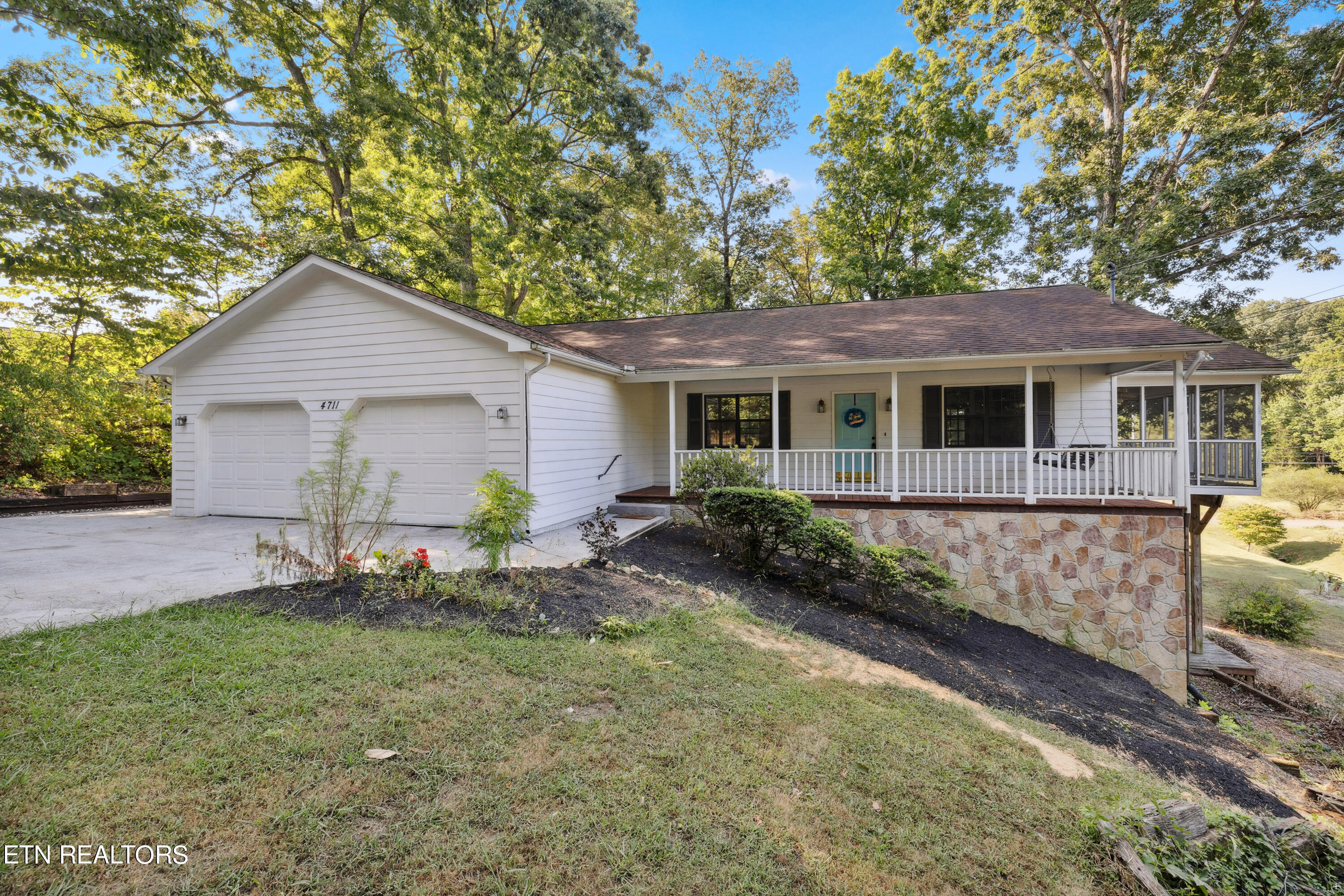 4711 Silverhill Drive