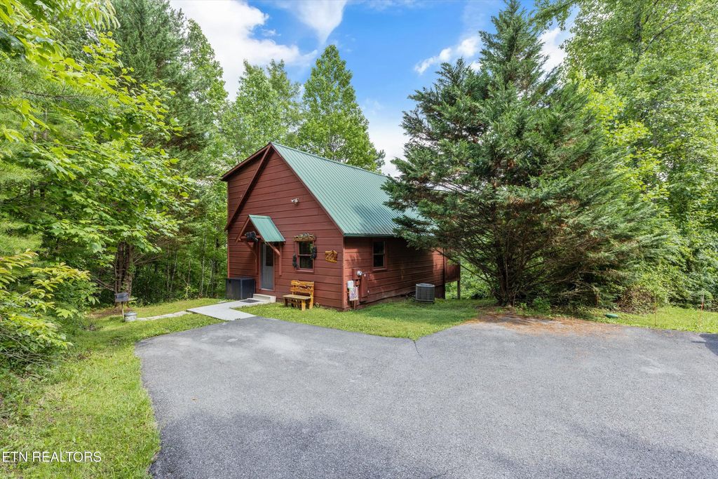 Photo of 4110 Kidds Way #5, Gatlinburg, TN 37738 (MLS # 1305325)