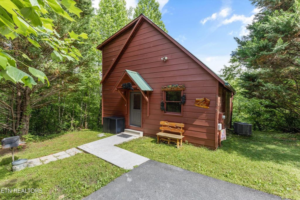 Photo of 4110 Kidds Way #5, Gatlinburg, TN 37738 (MLS # 1305325)