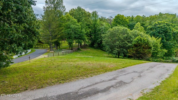 109 JUSTIN LN, MAYNARDVILLE, TN 37807 - Image 5773b29c33f06017aa9361ed00df2221/1377242768