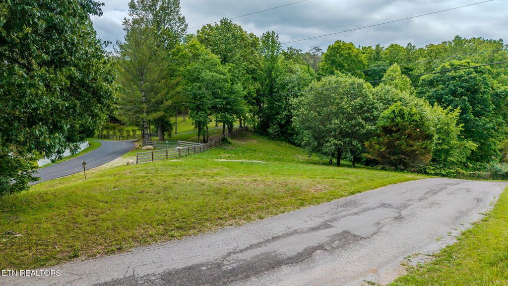 Photo of 109 Justin Lane, Maynardville, TN 37807 (MLS # 1340738)