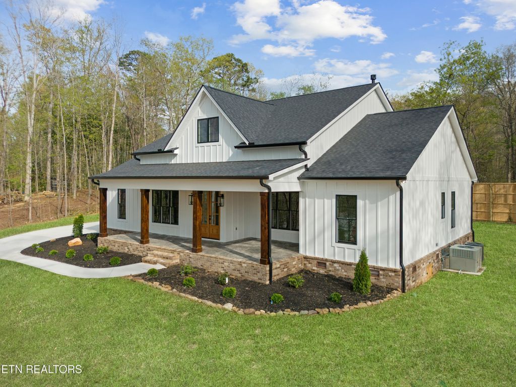 Photo of 1139 N Sequoyah Drive, Friendsville, TN 37737 (MLS # 1296067)