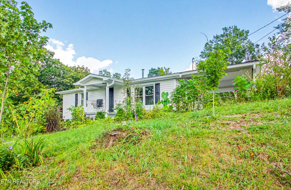 Photo of 207 Bethel Rd, Clinton, TN 37716 (MLS # 1352728)