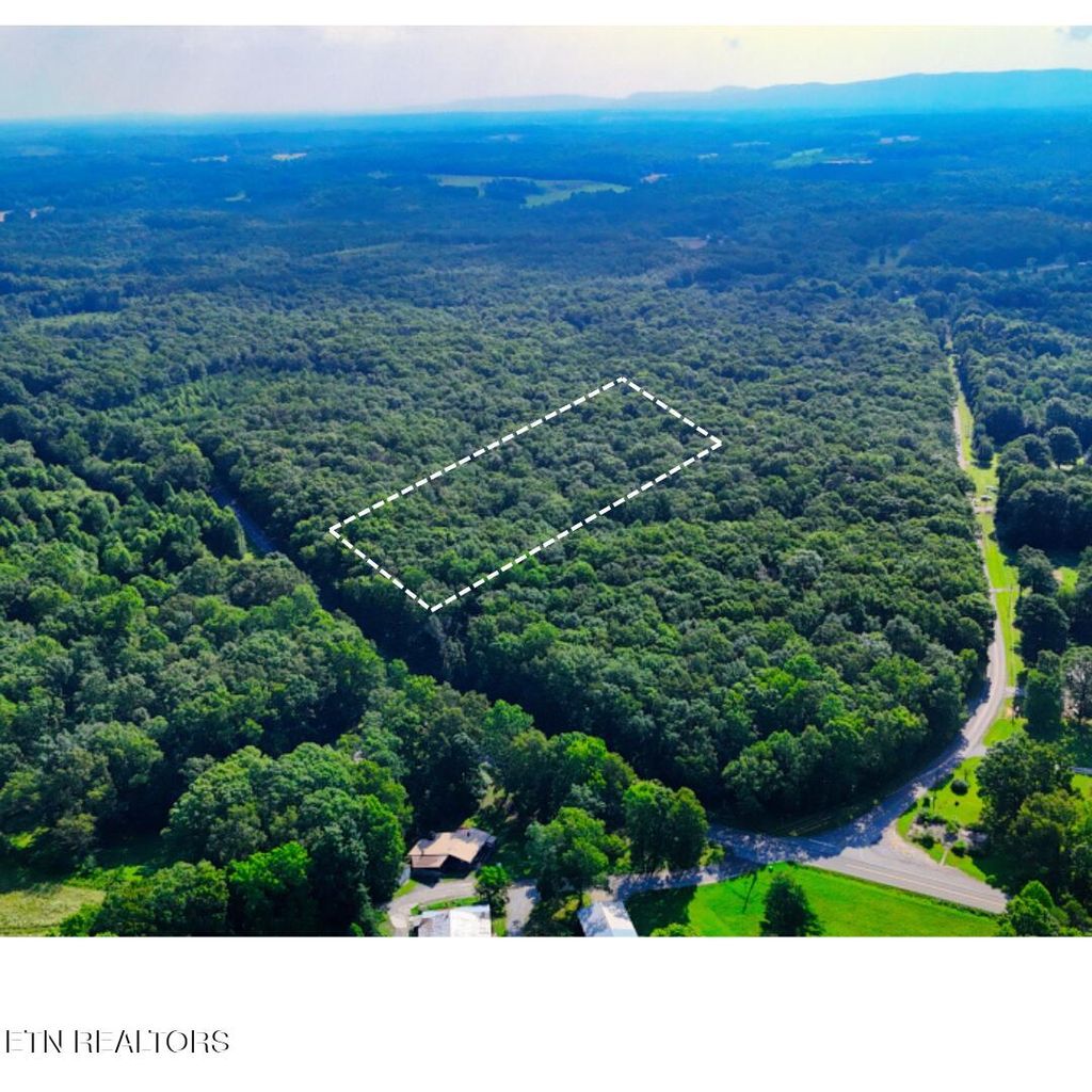 Photo of 3 Lantana Rd, Crossville, TN 38572 (MLS # 1324401)