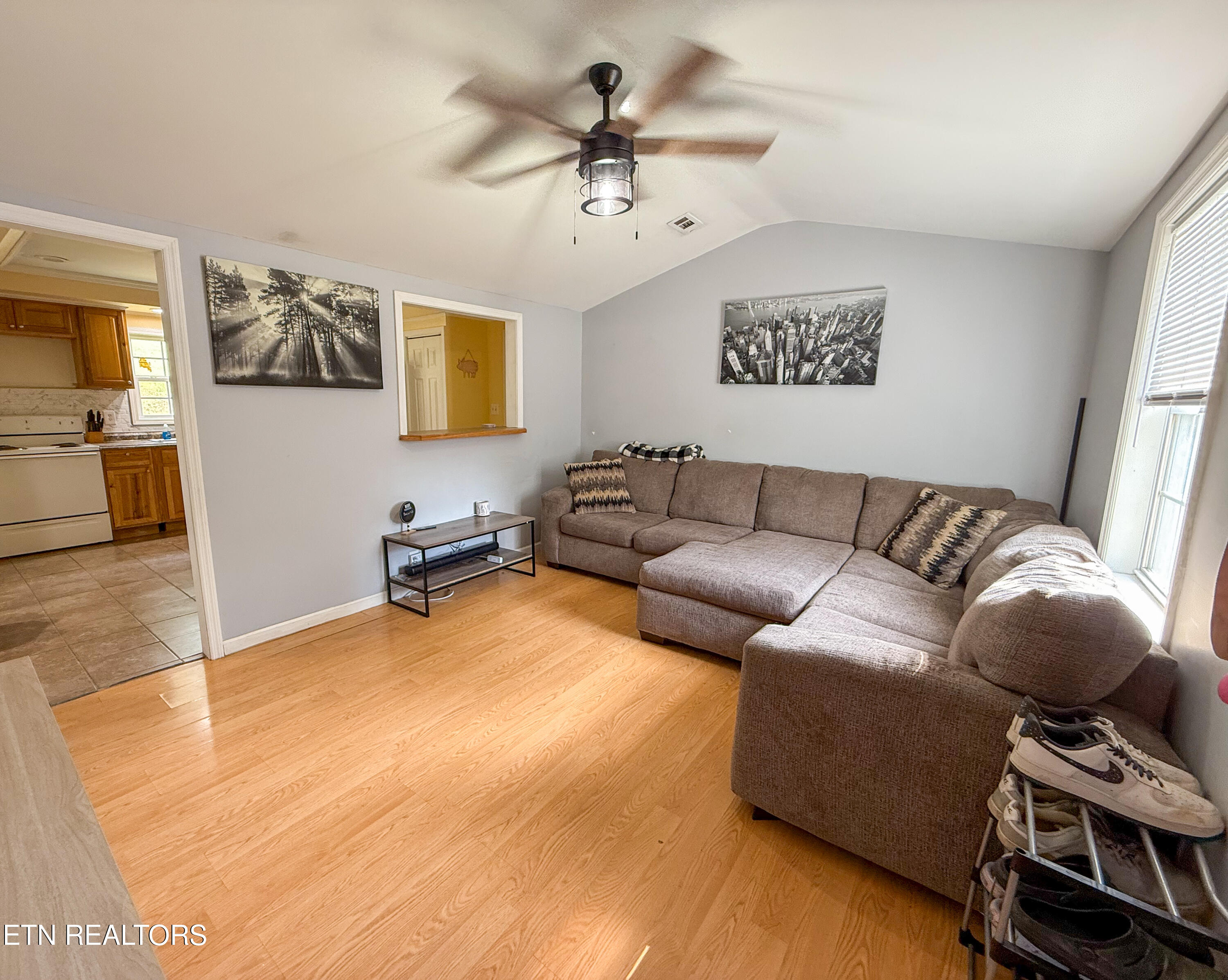 1327 Pinecrest Rd