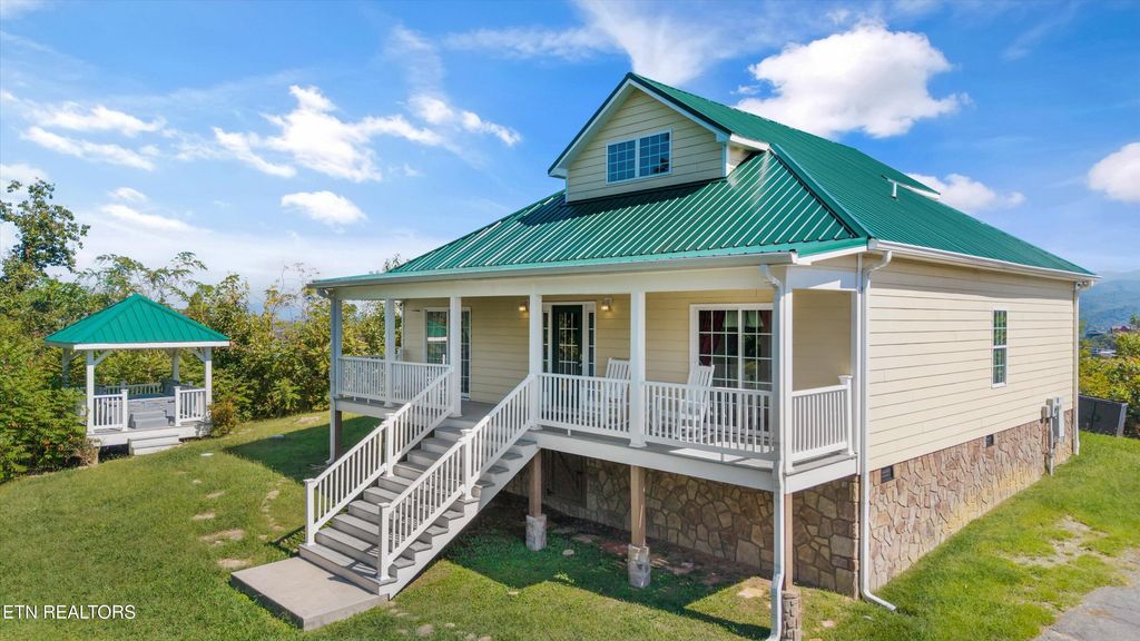 Photo of 807 Wattle Blossom Way, Gatlinburg, TN 37738 (MLS # 1317560)