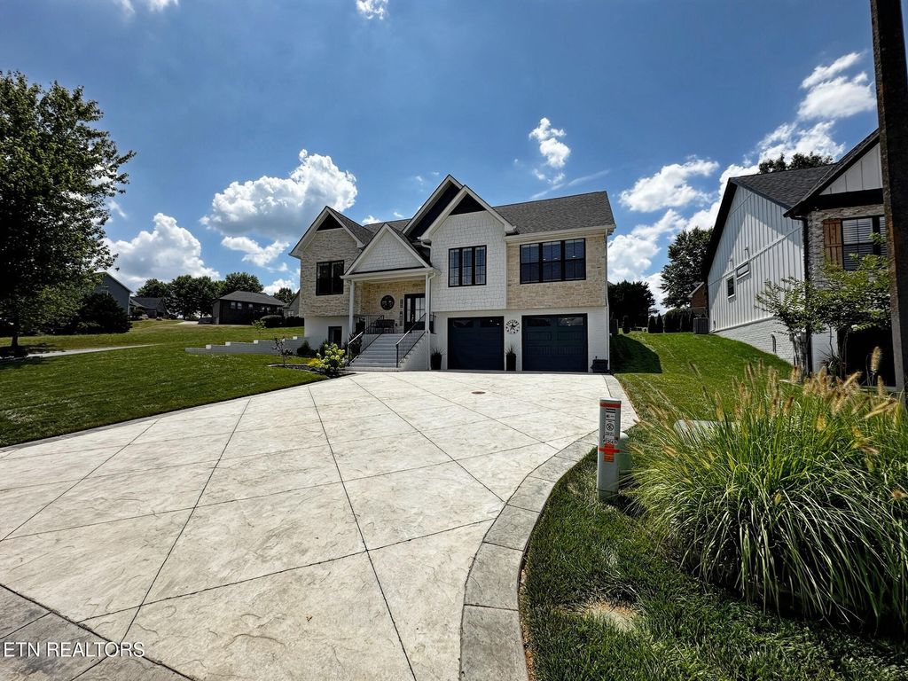 Photo of 276 Lochmere Drive, Morristown, TN 37814 (MLS # 1307266)