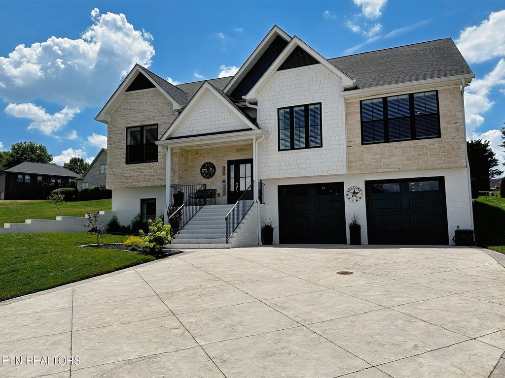 Photo of 276 Lochmere Drive, Morristown, TN 37814 (MLS # 1307266)